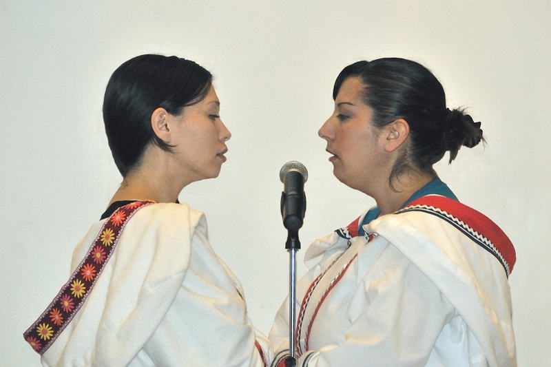 Inuit throat singers Charlotte Qamaniq and Kendra Tagoona perform at the Inuit Art Society meeting in Indianapolis, Indiana - ExplorationVacation