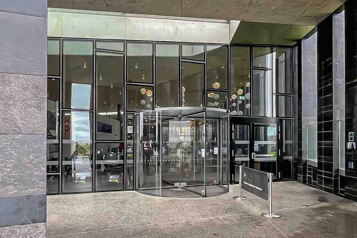 photo of Giant's Causeway Visitor Center in Northern Ireland &copy; Penny Anderson for ExplorationVacation.net