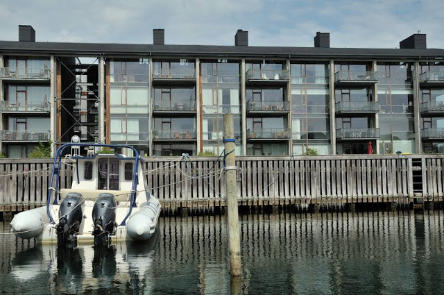 Torpedo Hall Apartments along the waterfront in Copenhagen, Denmark - ExplorationVacation.net 28-DSC_1910