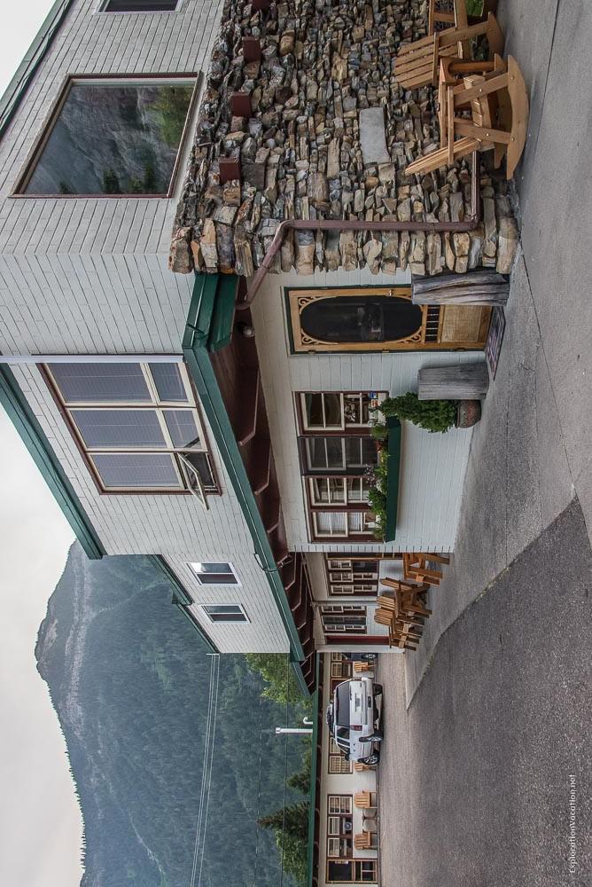 Bear Mountain Motel Waterton Lakes National Park Canada 20140713-DSC_3707