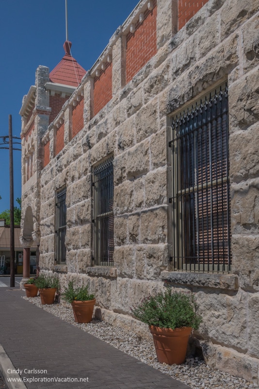 stone buildings Comfort 
