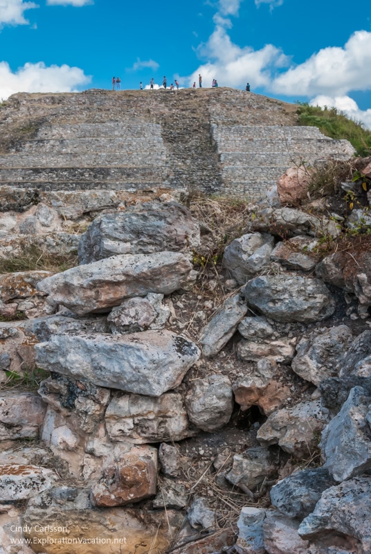 Mayan ruins of Kinich Kakm&oacute; Izamal Mexico - ExplorationVacation.net