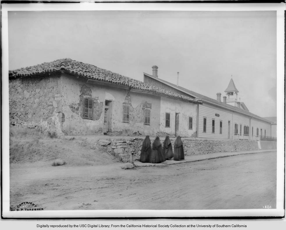 View_from_the_south_of_Mission_San_Luis_Obispo_de_Tolosa_1900