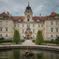 fountain and Baroque castle