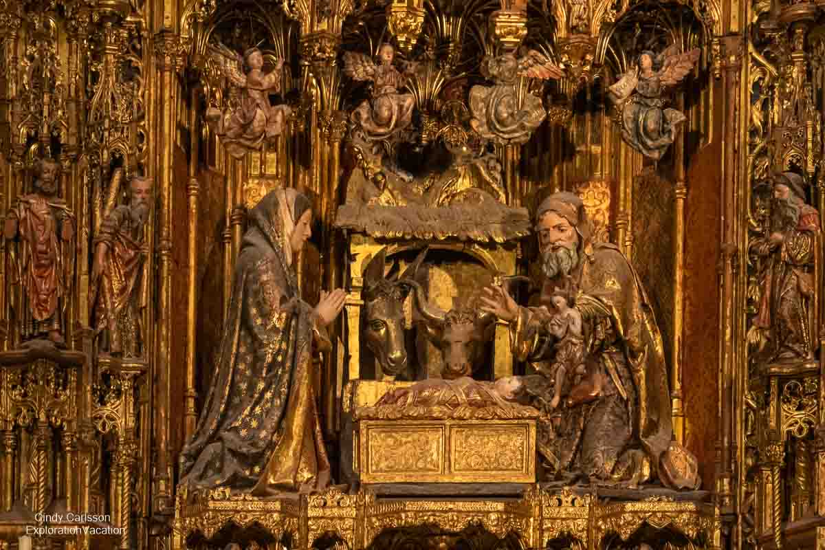 photo of a detail on the main altar in Sevilla Cathedral