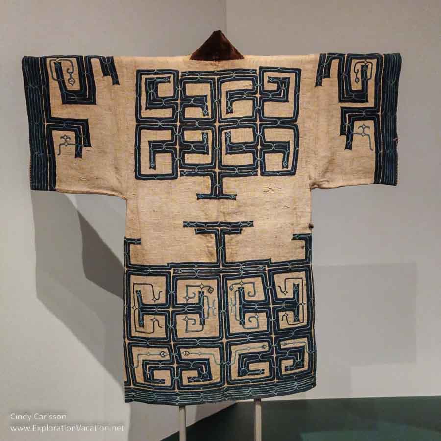 Photo of an Ainu robe on display in Dressed by Nature: Japanese Textiles at the Minneapolis Institute of Arts (Mia) in Minnesota © Cindy Carlsson - ExplorationVacation.net