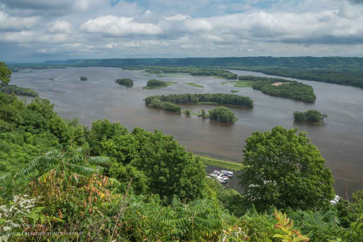 picture of view of the Mississippi River and bottomlands from the Mount Hosmer Overlook Lansing Iowa © Cindy Carlsson at ExplorationVacation.net 
