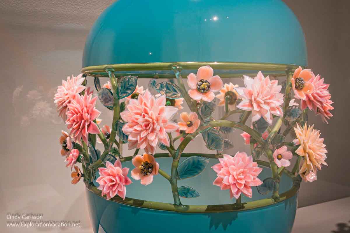 Detail photo of a portion of &ldquo;Turquoise with Pink Dahlia Mix&rdquo; by Kari-Russell-Pool at the Museum of Glass in Tacoma, Washington &copy; Cindy Carlsson at ExplorationVacation.net