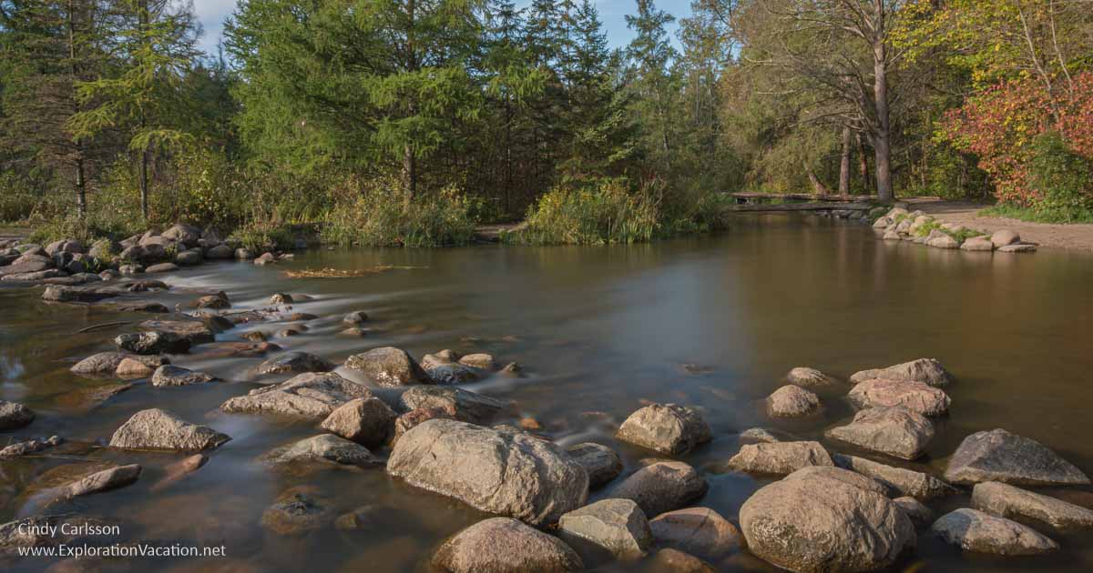photo of stepping stones across the Mississippi River in Itasca State Park in northern Minnesota © Cindy Carlsson at ExplorationVacation.net 