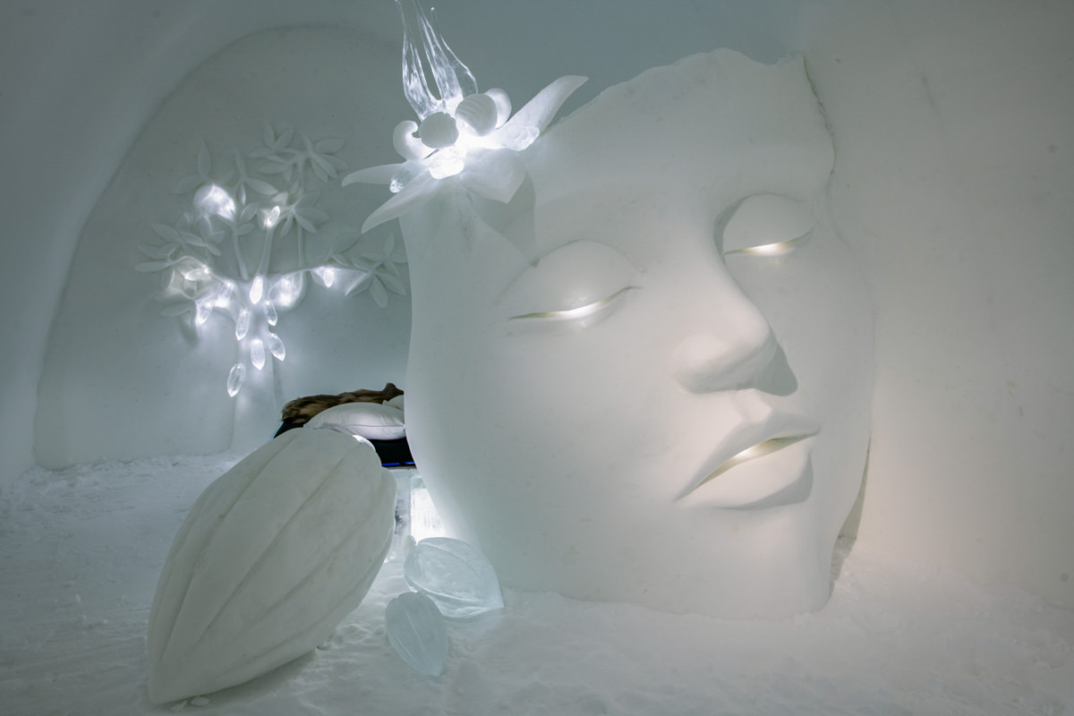Photo of Art Suite Oh My Goddess in Icehotel 34 in Sweden. Photo &copy; Asaf Kliger for Icehotel
