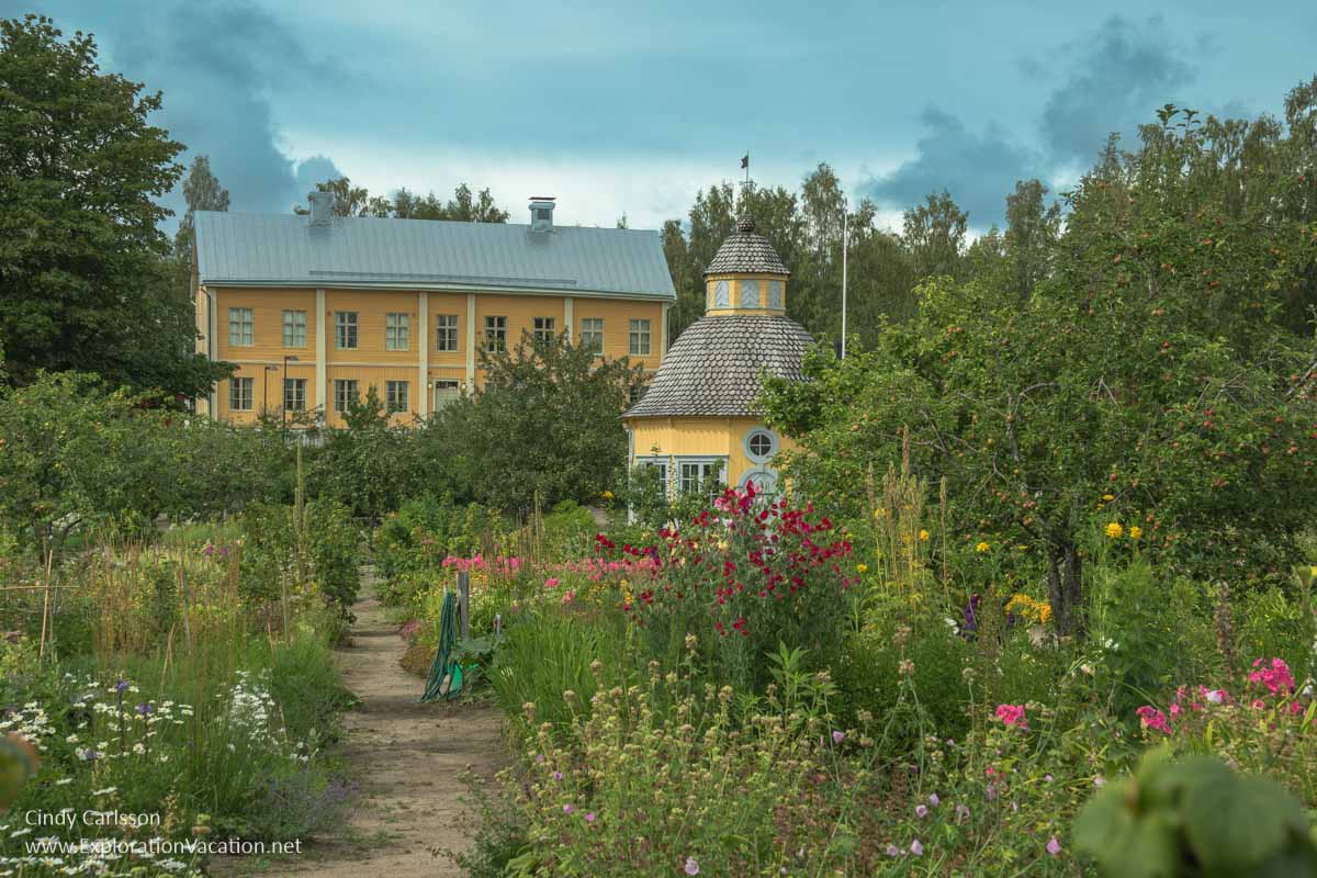 Photo of Skolparken (Skoltr&auml;dg&aring;rden) botanical garden in Jakobstad (Pietarsaari), Finland, in summer. (Photo &copy; Cindy Carlsson at ExplorationVacation.net)